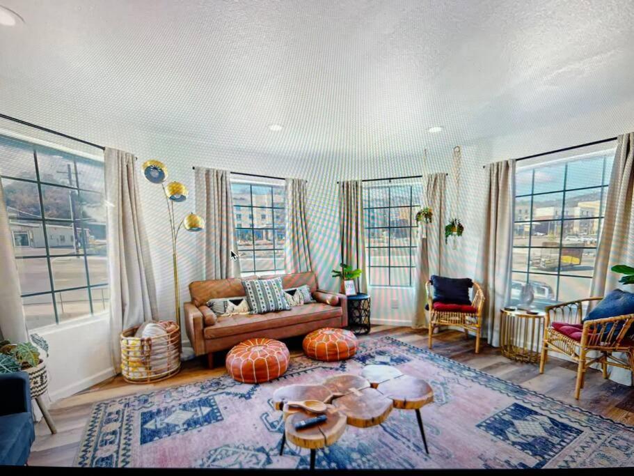 New Modern Boho Apt- Close To Yosemiteオークハースト エクステリア 写真